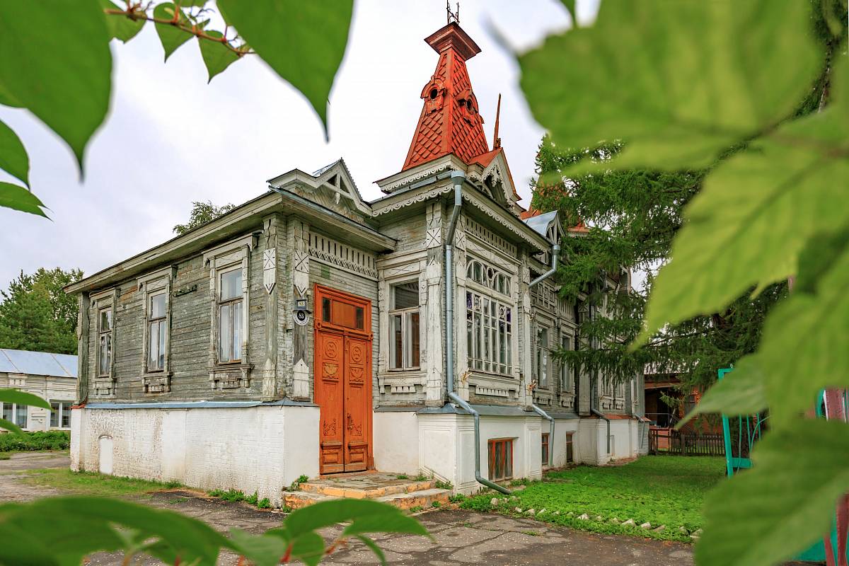 Дом Морозовых - здание начала XX века в стиле модерн