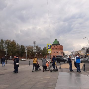 Сквер перед Нижегородским кремлем. Дмитриевская башня