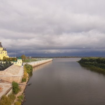 Храм Александра Невского. Вид с Канавинского моста